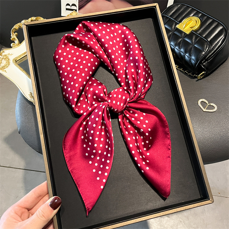 Foulards College de luxe pour  - Luxury Bags Sales avis et prix
