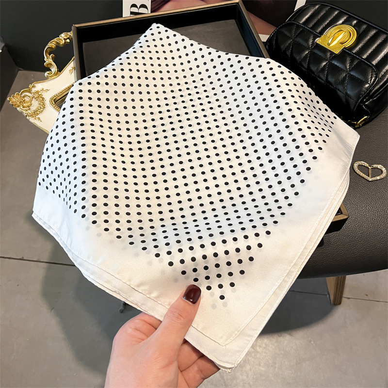 Foulards College de luxe pour  - Luxury Bags Sales avis et prix